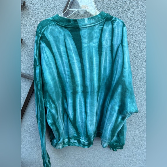 MadHappy LIMITED HERITAGE CREWNECK Blue Tie Dye New with Tags! - Picture 9 of 10